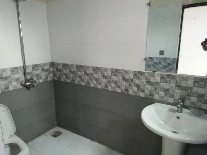 5 MARLA SLIGHTLY USED HOUSE FOR SALE IN SECTOR D BAHRIA TOWN LAHORE 8