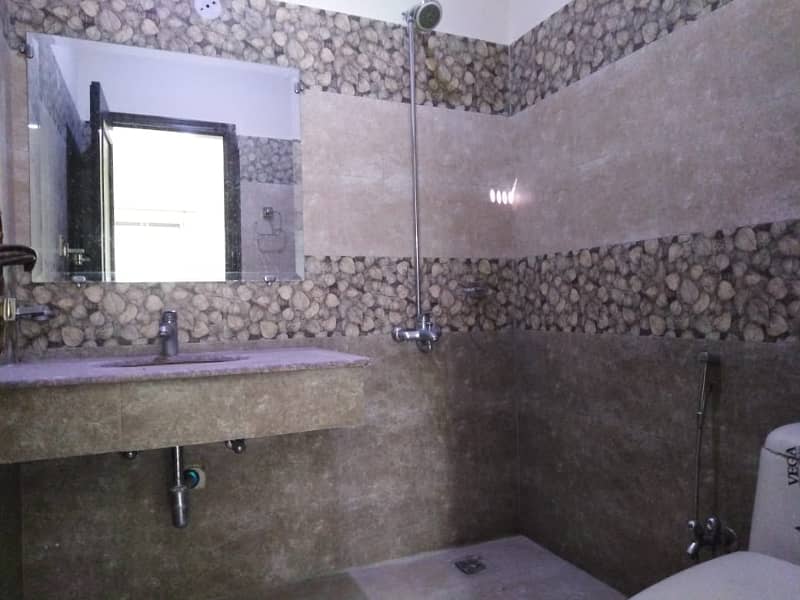 5 MARLA SLIGHTLY USED HOUSE FOR SALE IN SECTOR D BAHRIA TOWN LAHORE 13