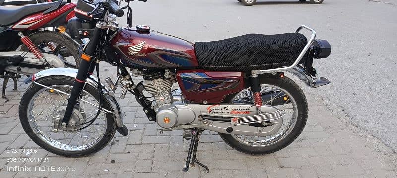 URGENT SALE CG 125 ISLAMABAD REGISTERED BIKE IN MINT CONDITION 2