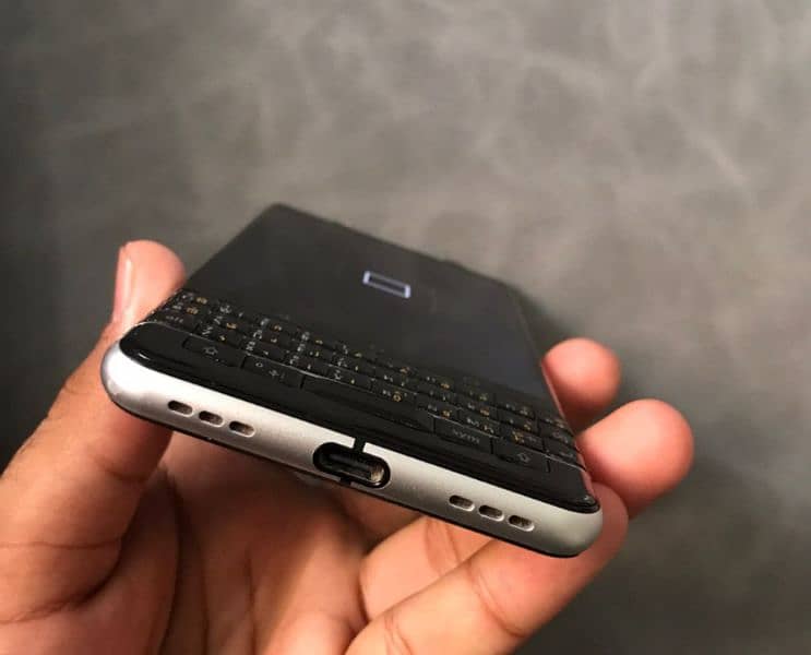 blackberry Key1 1