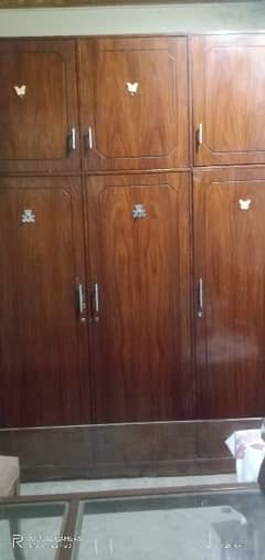 almari / wardrobe