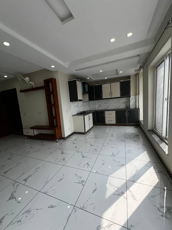 One Bedroom Non Furnished Apartments Available For Rent 2