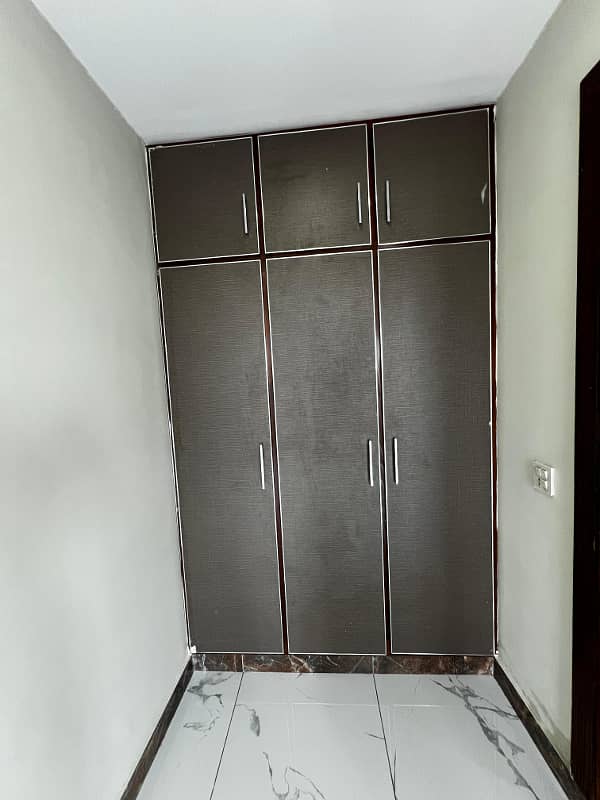 One Bedroom Non Furnished Apartments Available For Rent 4