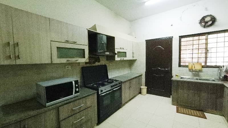 10 Marla Flat For Rent In Askari 4