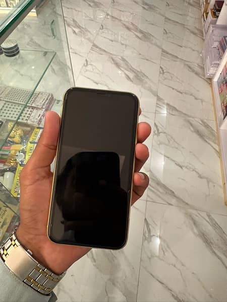 iphone 11 128gb Pta approved Dual sim 5