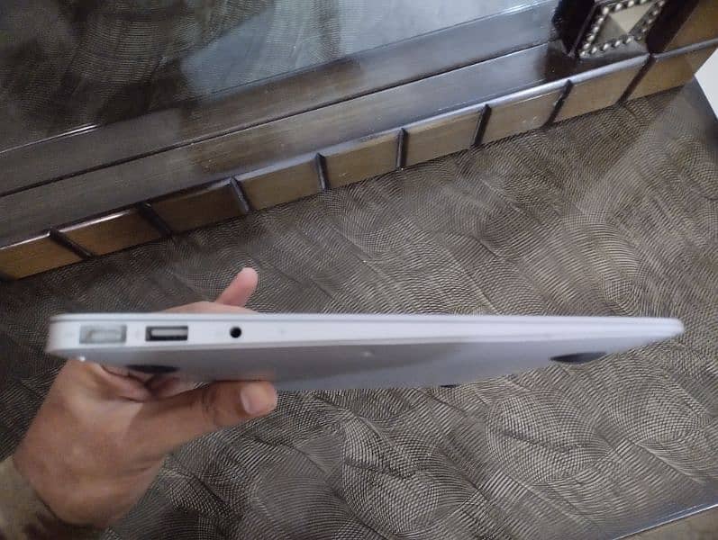 MacBook Air 11 4