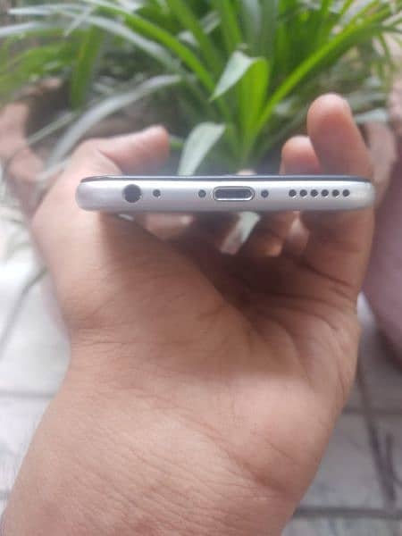 I phone 6s 16gb non PTA 3