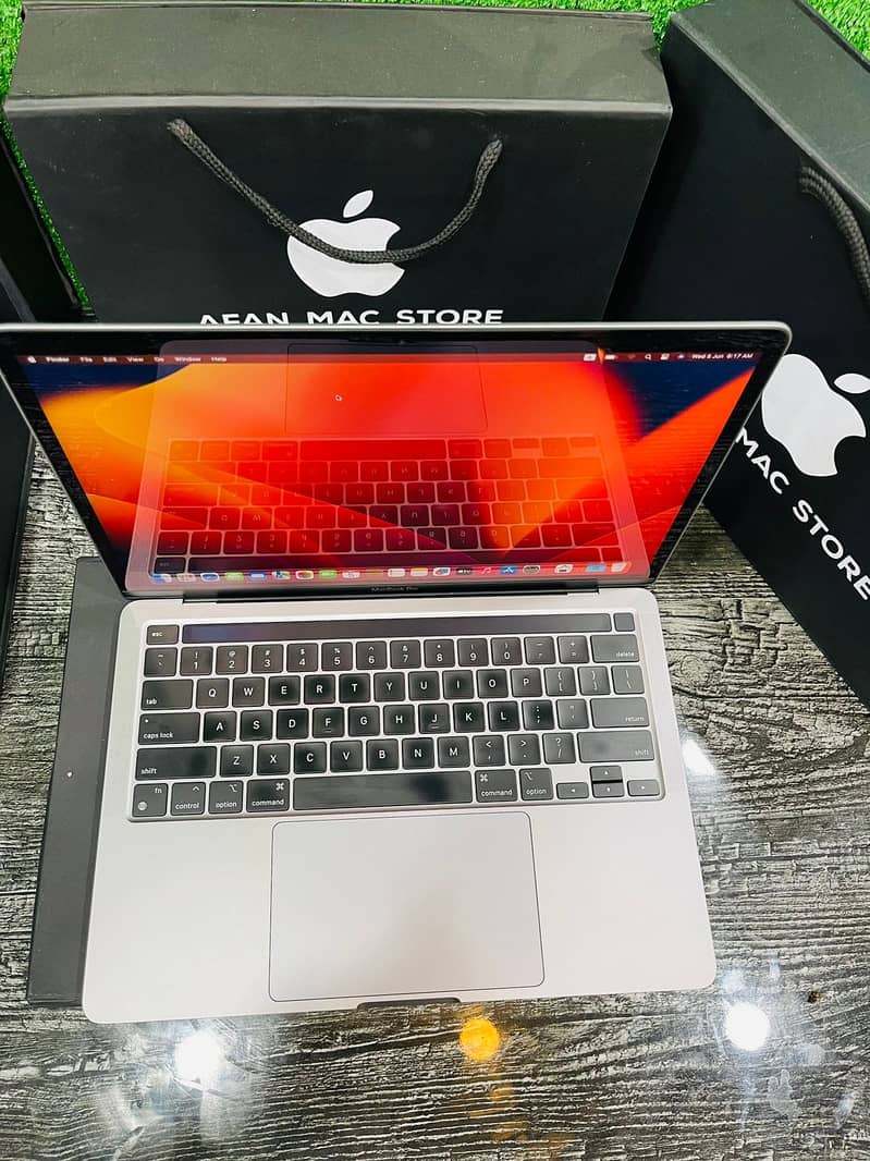 Macbook pro M1 13inches 8gbram/512ssd 4