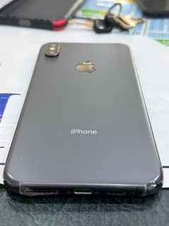 Iphone XSMax 10 By 9 Condition. ScratchLess Body . . . .