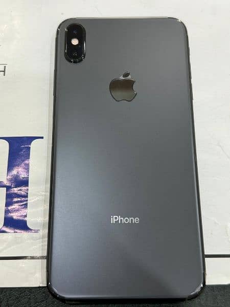 Iphone XSMax 10 By 9 Condition. ScratchLess Body . . . . 1