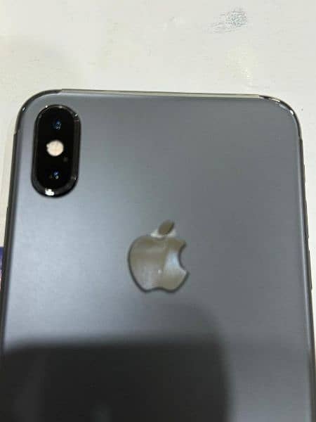 Iphone XSMax 10 By 9 Condition. ScratchLess Body . . . . 6