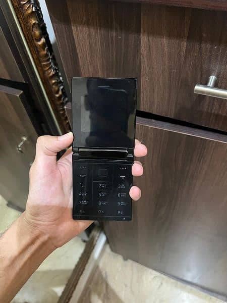 Itel Flip 1 folding phone 5