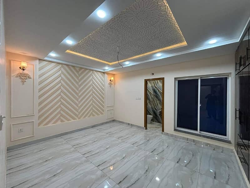 1 kanal upper portion available for rent 7