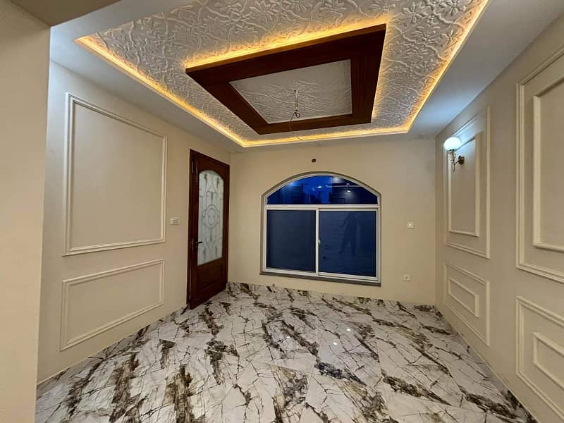 1 kanal upper portion available for rent 10