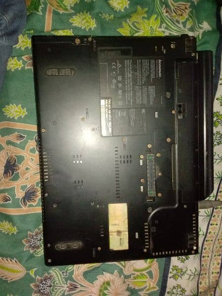 lenovo thinkpad T-400 cor-2-dou 1