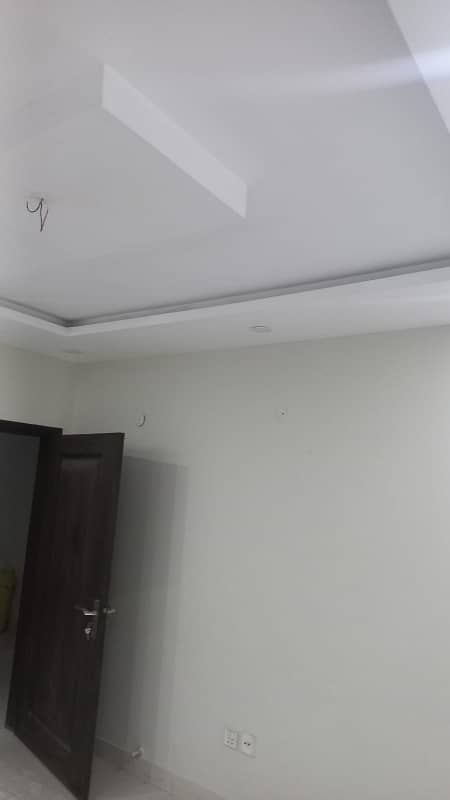 1 BED EXCELLENT NEW CONDITION IDEAL FLAT FOR RENT IN BAHRIA TOWN LAHORE 5