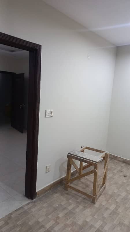 1 BED EXCELLENT NEW CONDITION IDEAL FLAT FOR RENT IN BAHRIA TOWN LAHORE 10