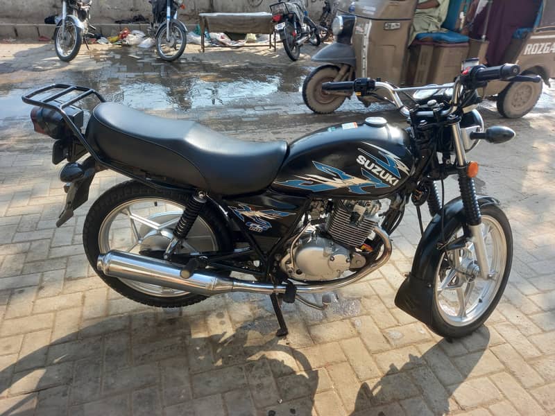 Suzuki GS 150 SE 2022 6