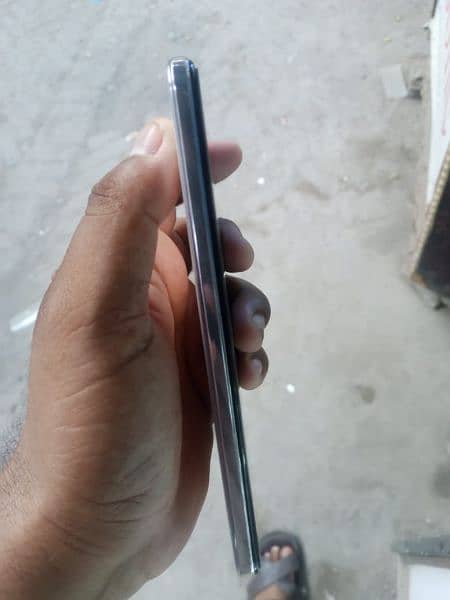 vivo v21 8/128 condition 10/10 with complete box 4