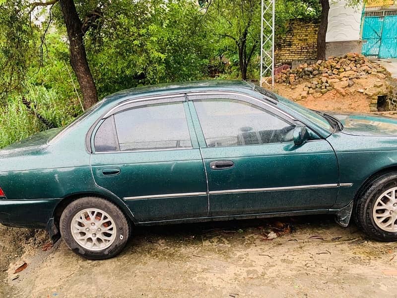 Toyota Corolla 2.0 D 1998 7