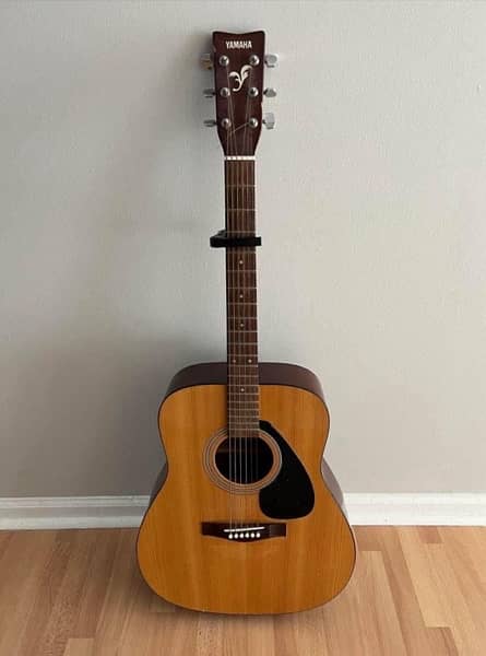 Yamaha F310 Acoustic Guitar 0