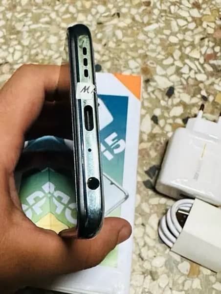 Oppo F15 8/256 With Box and Charger 6