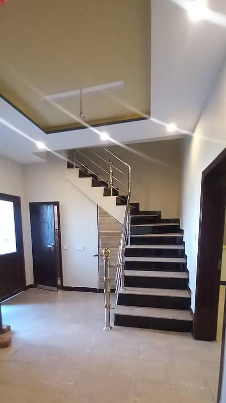 5 Marla House Available At Hot Location Near To park Mosque & Commercial At Reasonable Rent In New Lahore City phase 2 11