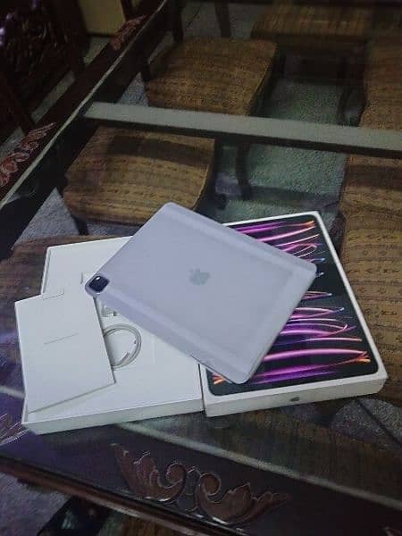 Ipad pro m2 12.9 inch 6th generation 128gb 0