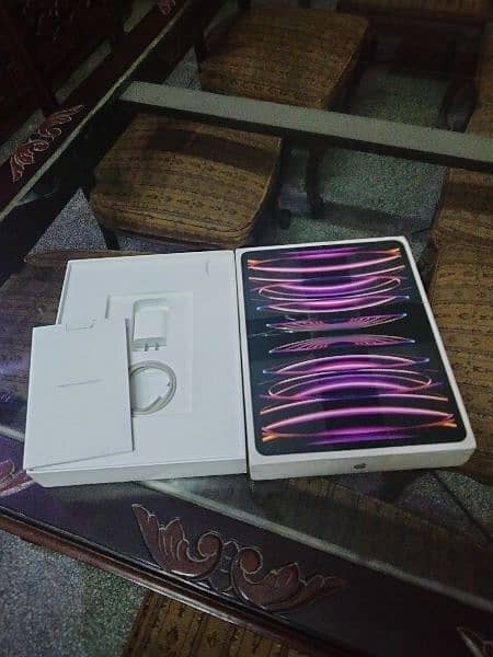 Ipad pro m2 12.9 inch 6th generation 128gb 1