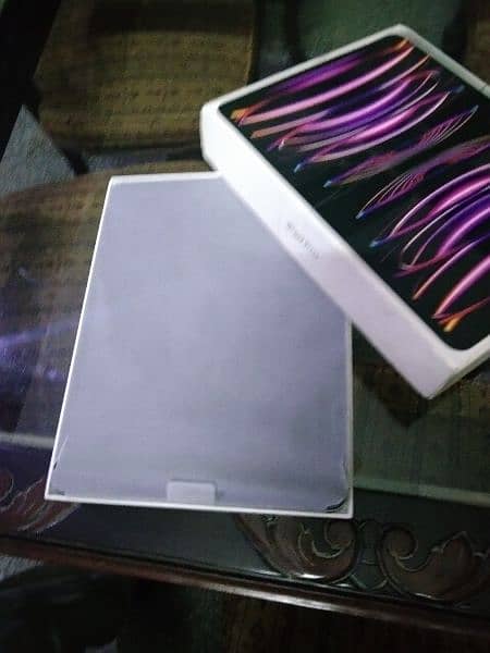 Ipad pro m2 12.9 inch 6th generation 128gb 3