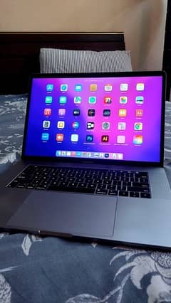 Macbook Pro 2019 15 Inch i9 / 16gb ram/ 4gb amd 560x  / 512 ssd