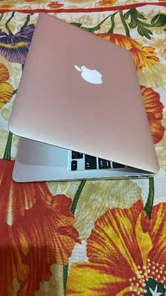 Macbook Air Early 2014, 11 inch Core i5 5th Gen