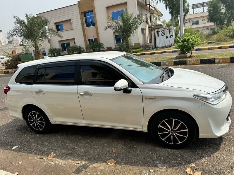 Toyota Corolla Fielder 2016 3