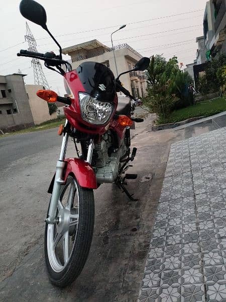 Suzuki GD 110 motor cycle used by a doctor like a zero meter 4