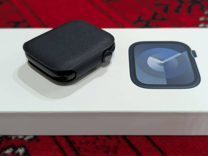 Apple watch series 9 45mm with Magnetic Link Band 1