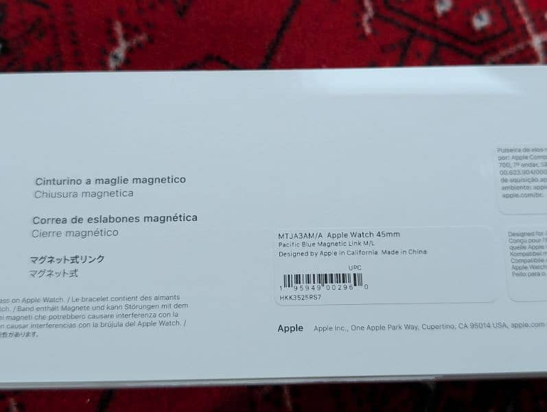 Apple watch series 9 45mm with Magnetic Link Band 4