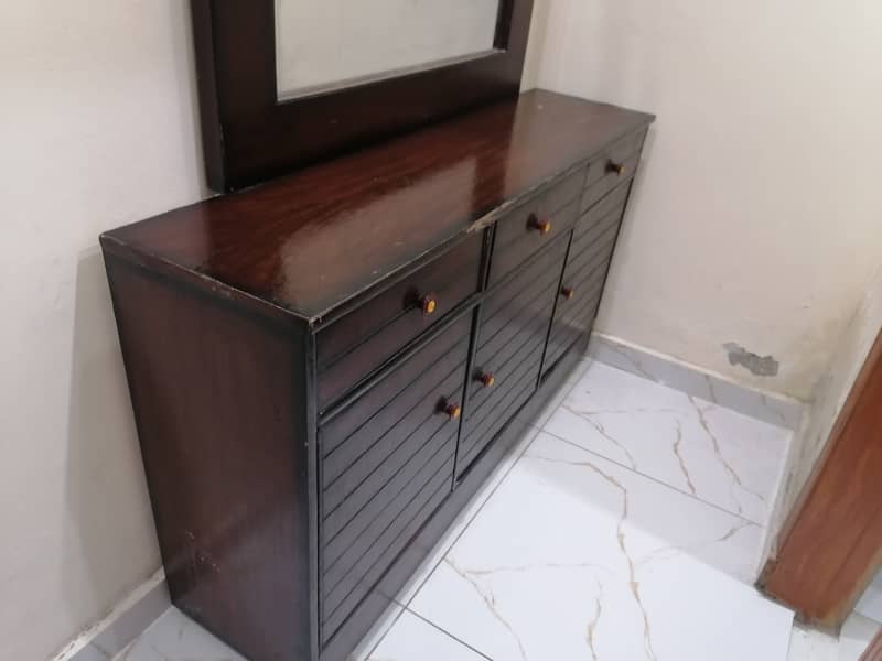 Dressing tables + 2 side tables 1