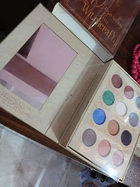 original booklet eye shadow pallete 1