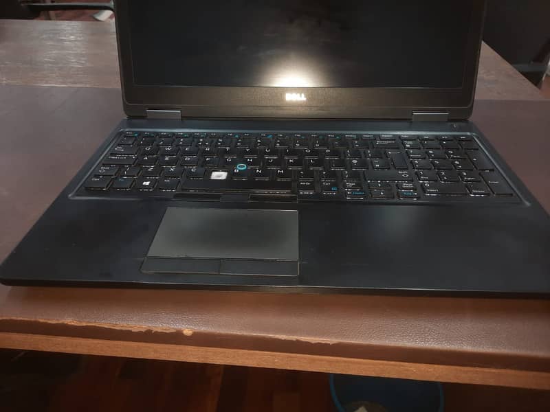 Dell Latitude 5580 core i5, 6th Gen 9