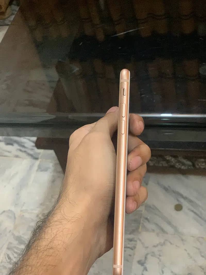 Iphone 8 plus 64 Gb 8