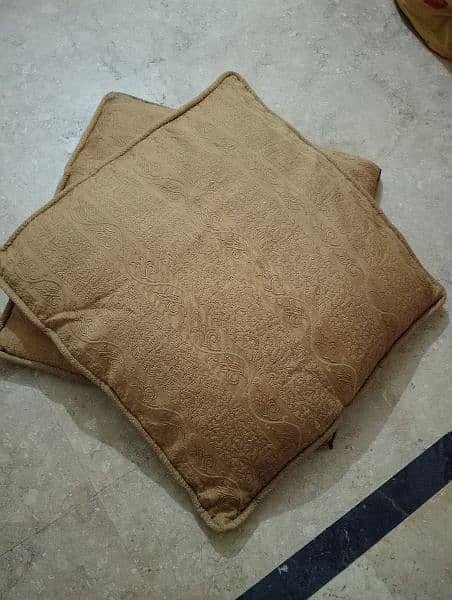 Floor cushion 0