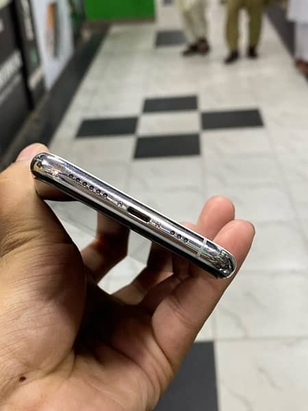 iphone 11 pro Pta Approved 5