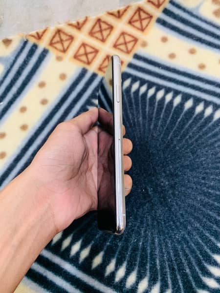 Iphone 11 pro max 64 gb non pta (urgent cash need 0