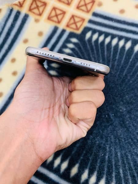 Iphone 11 pro max 64 gb non pta (urgent cash need 1