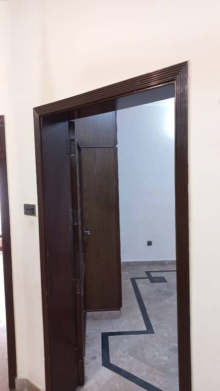 UPPER PORTION OF 10 MARLA EXCELLENT NEW GOOD CONDITION IDEAL HOUSE FOR RENT IN UMAR BLOCK BAHRIA TOWN LAHORE 2