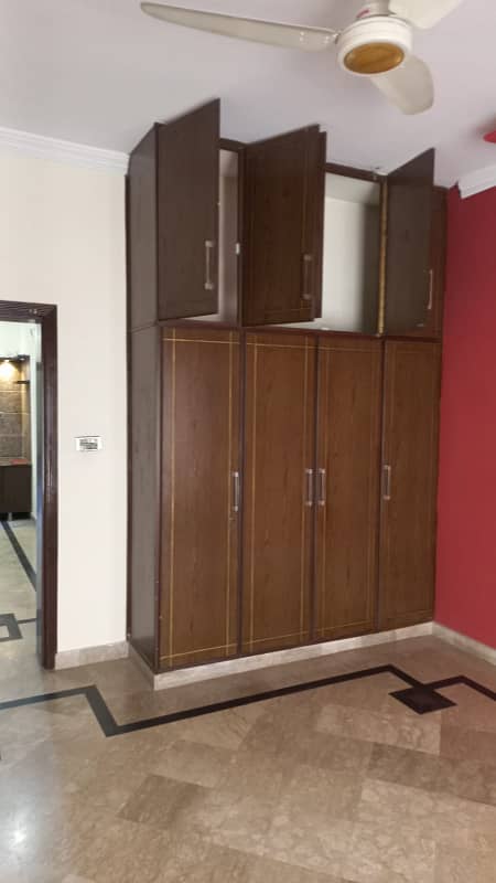 UPPER PORTION OF 10 MARLA EXCELLENT NEW GOOD CONDITION IDEAL HOUSE FOR RENT IN UMAR BLOCK BAHRIA TOWN LAHORE 17