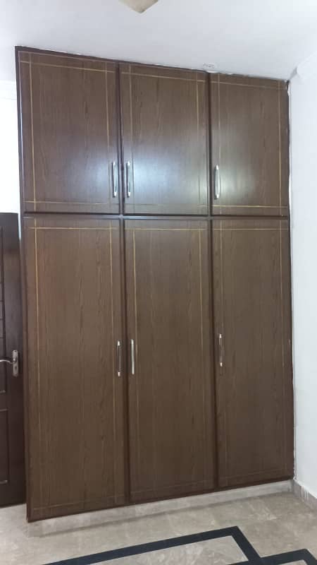 UPPER PORTION OF 10 MARLA EXCELLENT NEW GOOD CONDITION IDEAL HOUSE FOR RENT IN UMAR BLOCK BAHRIA TOWN LAHORE 27