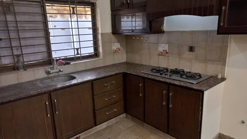 UPPER PORTION OF 10 MARLA EXCELLENT NEW GOOD CONDITION IDEAL HOUSE FOR RENT IN UMAR BLOCK BAHRIA TOWN LAHORE 28