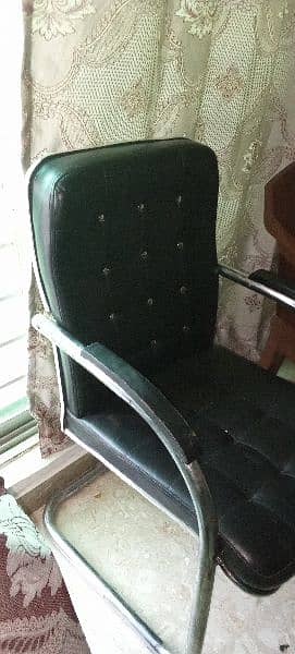 leather chair/ iron framed chair/ soft and comfortable chair/painfree 0