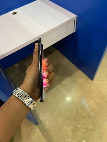 Iphone Xs Max PTA Approved 64 GB Black 6